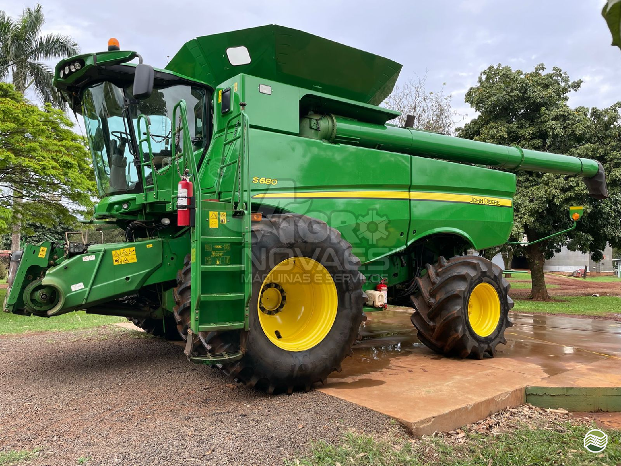 COLHEITADEIRA JOHN DEERE JOHN DEERE S680 Agro Novaes Máquinas Agrícolas FERNANDOPOLIS SÃO PAULO SP